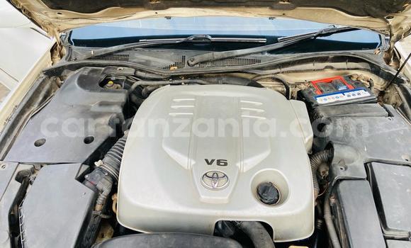 Buy Used Toyota Crown White Car in Dar es Salaam in Dar es Salaam Buy Used Toyota Crown White Car in Dar es Salaam in Dar es Salaam