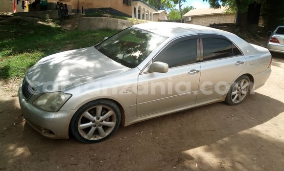 Buy Used Toyota Crown Silver Car in Dar es Salaam in Dar es Salaam Buy Used Toyota Crown Silver Car in Dar es Salaam in Dar es Salaam