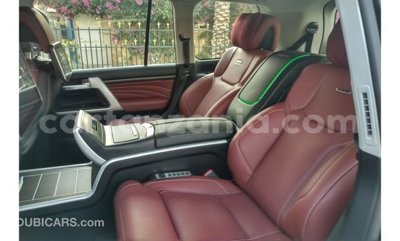 Nunua Imported Toyota Land Cruiser Nyeusi Gari ndani ya Import - Dubai nchini Arusha Nunua Imported Toyota Land Cruiser Nyeusi Gari ndani ya Import - Dubai nchini Arusha