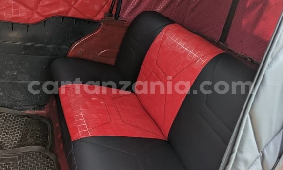 Buy Used Bajaj AVENGER Red Bike in Dar es Salaam in Dar es Salaam Buy Used Bajaj AVENGER Red Bike in Dar es Salaam in Dar es Salaam