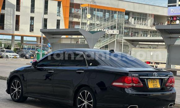 Buy Used Toyota Crown Black Car in Dar es Salaam in Dar es Salaam Buy Used Toyota Crown Black Car in Dar es Salaam in Dar es Salaam