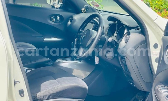 Nunua Ilio tumika Nissan Juke Nyeupe Gari ndani ya Dar es Salaam nchini Dar es Salaam Nunua Ilio tumika Nissan Juke Nyeupe Gari ndani ya Dar es Salaam nchini Dar es Salaam