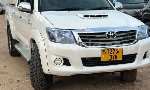 Buy Used Toyota Hilux White Car in Dar es Salaam in Dar es Salaam Buy Used Toyota Hilux White Car in Dar es Salaam in Dar es Salaam