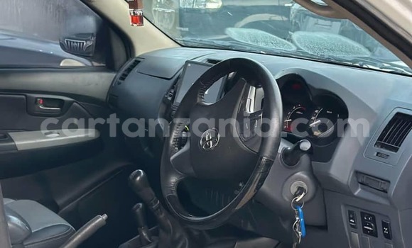 Buy Used Toyota Hilux White Car in Dar es Salaam in Dar es Salaam Buy Used Toyota Hilux White Car in Dar es Salaam in Dar es Salaam