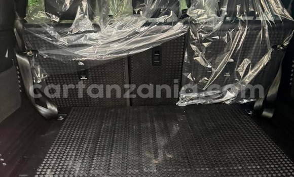 Nunua Imported Land Rover Defender Nyeusi Gari ndani ya Dar es Salaam nchini Dar es Salaam Nunua Imported Land Rover Defender Nyeusi Gari ndani ya Dar es Salaam nchini Dar es Salaam