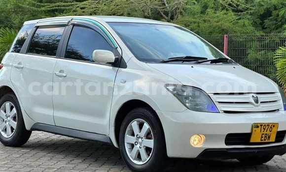 Buy Used Toyota IST White Car in Dar es Salaam in Dar es Salaam Buy Used Toyota IST White Car in Dar es Salaam in Dar es Salaam