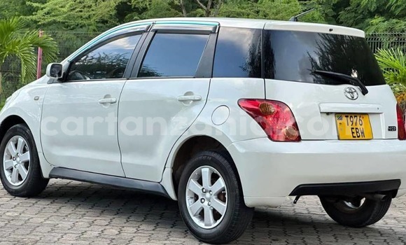 Buy Used Toyota IST White Car in Dar es Salaam in Dar es Salaam Buy Used Toyota IST White Car in Dar es Salaam in Dar es Salaam