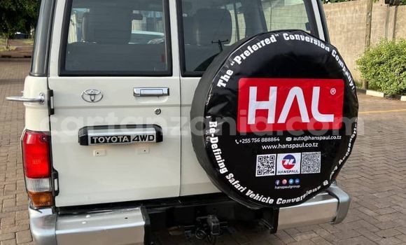 Buy Used Toyota Land Cruiser White Car in Dar es Salaam in Dar es Salaam Buy Used Toyota Land Cruiser White Car in Dar es Salaam in Dar es Salaam