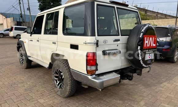 Buy Used Toyota Land Cruiser White Car in Dar es Salaam in Dar es Salaam Buy Used Toyota Land Cruiser White Car in Dar es Salaam in Dar es Salaam