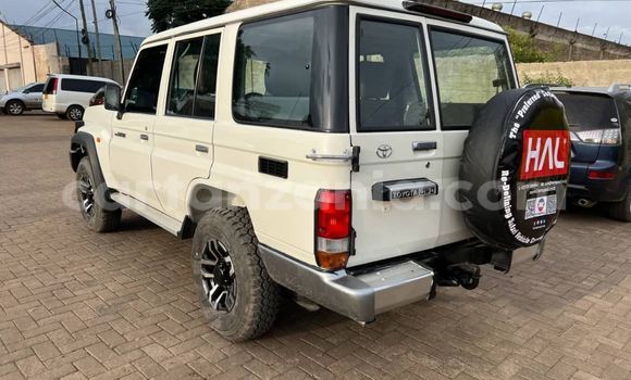 Buy Used Toyota Land Cruiser White Car in Dar es Salaam in Dar es Salaam Buy Used Toyota Land Cruiser White Car in Dar es Salaam in Dar es Salaam