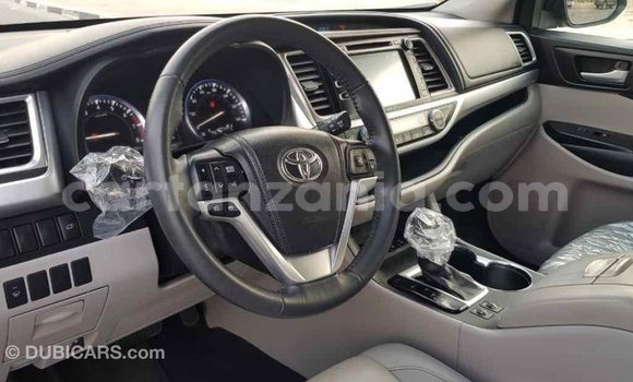Nunua Imported Toyota Highlander Nyeusi Gari ndani ya Import - Dubai nchini Arusha Nunua Imported Toyota Highlander Nyeusi Gari ndani ya Import - Dubai nchini Arusha