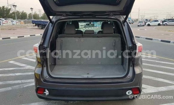Buy Import Toyota Highlander Other Car in Import - Dubai in Arusha Buy Import Toyota Highlander Other Car in Import - Dubai in Arusha