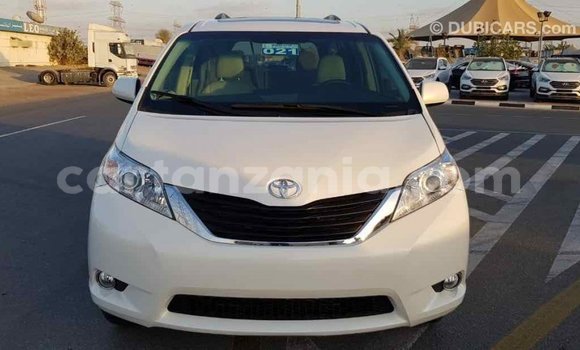 Nunua Imported Toyota Sienna Nyeupe Gari ndani ya Import - Dubai nchini Arusha Nunua Imported Toyota Sienna Nyeupe Gari ndani ya Import - Dubai nchini Arusha