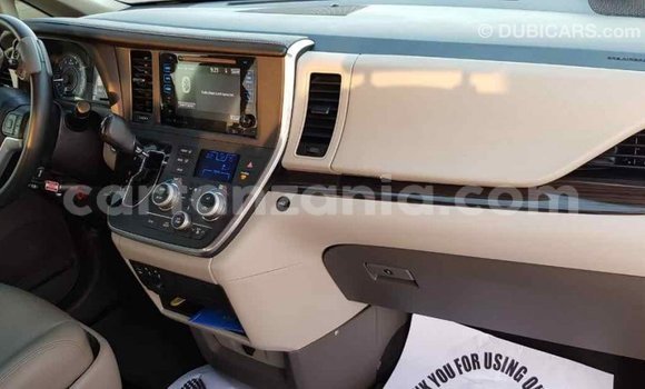 Nunua Imported Toyota Sienna Nyeupe Gari ndani ya Import - Dubai nchini Arusha Nunua Imported Toyota Sienna Nyeupe Gari ndani ya Import - Dubai nchini Arusha