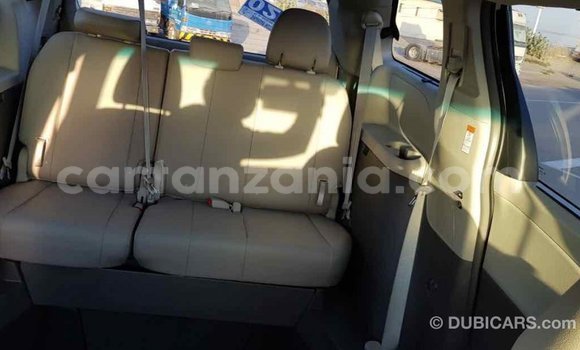 Nunua Imported Toyota Sienna Nyeupe Gari ndani ya Import - Dubai nchini Arusha Nunua Imported Toyota Sienna Nyeupe Gari ndani ya Import - Dubai nchini Arusha