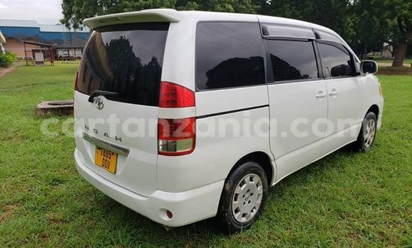 Buy Used Toyota Noah White Car in Dar es Salaam in Dar es Salaam Buy Used Toyota Noah White Car in Dar es Salaam in Dar es Salaam