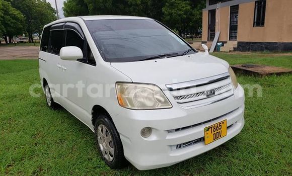 Buy Used Toyota Noah White Car in Dar es Salaam in Dar es Salaam Buy Used Toyota Noah White Car in Dar es Salaam in Dar es Salaam