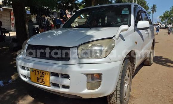 Buy Used Toyota RAV4 White Car in Dar es Salaam in Dar es Salaam Buy Used Toyota RAV4 White Car in Dar es Salaam in Dar es Salaam