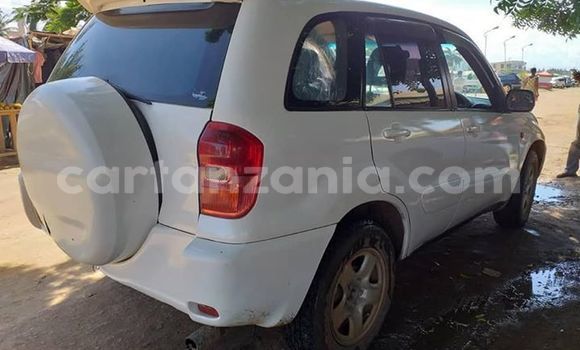 Buy Used Toyota RAV4 White Car in Dar es Salaam in Dar es Salaam Buy Used Toyota RAV4 White Car in Dar es Salaam in Dar es Salaam