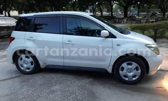 Buy Used Toyota IST White Car in Dar es Salaam in Dar es Salaam Buy Used Toyota IST White Car in Dar es Salaam in Dar es Salaam