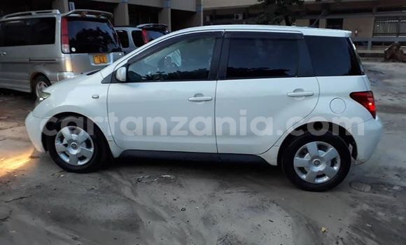 Buy Used Toyota IST White Car in Dar es Salaam in Dar es Salaam Buy Used Toyota IST White Car in Dar es Salaam in Dar es Salaam