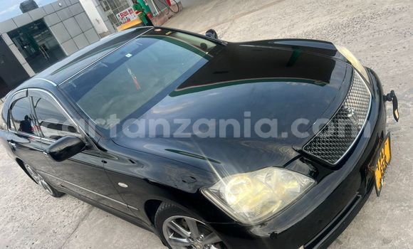 Buy Used Toyota Crown Black Car in Dar es Salaam in Dar es Salaam Buy Used Toyota Crown Black Car in Dar es Salaam in Dar es Salaam