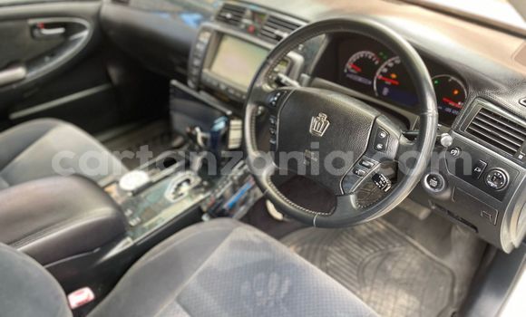 Nunua Ilio tumika Toyota Crown Nyeupe Gari ndani ya Dar es Salaam nchini Dar es Salaam Nunua Ilio tumika Toyota Crown Nyeupe Gari ndani ya Dar es Salaam nchini Dar es Salaam