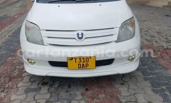 Buy Used Toyota IST White Car in Dar es Salaam in Dar es Salaam Buy Used Toyota IST White Car in Dar es Salaam in Dar es Salaam