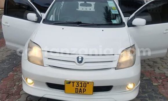 Buy Used Toyota IST White Car in Dar es Salaam in Dar es Salaam Buy Used Toyota IST White Car in Dar es Salaam in Dar es Salaam