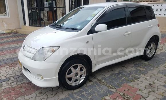Buy Used Toyota IST White Car in Dar es Salaam in Dar es Salaam Buy Used Toyota IST White Car in Dar es Salaam in Dar es Salaam
