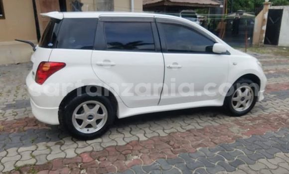 Buy Used Toyota IST White Car in Dar es Salaam in Dar es Salaam Buy Used Toyota IST White Car in Dar es Salaam in Dar es Salaam