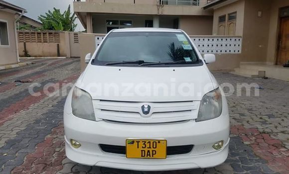 Buy Used Toyota IST White Car in Dar es Salaam in Dar es Salaam Buy Used Toyota IST White Car in Dar es Salaam in Dar es Salaam