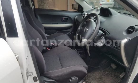Buy Used Toyota IST White Car in Dar es Salaam in Dar es Salaam Buy Used Toyota IST White Car in Dar es Salaam in Dar es Salaam