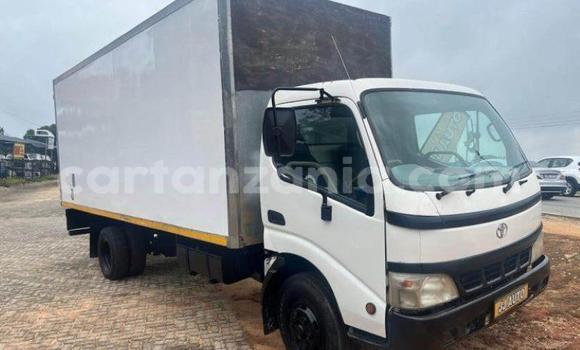 Buy Used Toyota Dyna White Truck in Dodoma in Dodoma