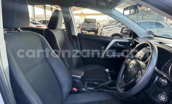 Buy Used Toyota RAV4 White Car in Dodoma in Dodoma Buy Used Toyota RAV4 White Car in Dodoma in Dodoma