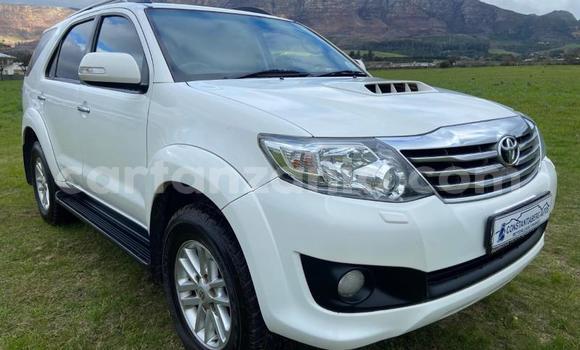 Buy Used Toyota Fortuner White Car in Dodoma in Dodoma Buy Used Toyota Fortuner White Car in Dodoma in Dodoma