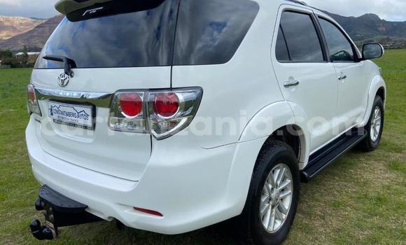 Buy Used Toyota Fortuner White Car in Dodoma in Dodoma Buy Used Toyota Fortuner White Car in Dodoma in Dodoma
