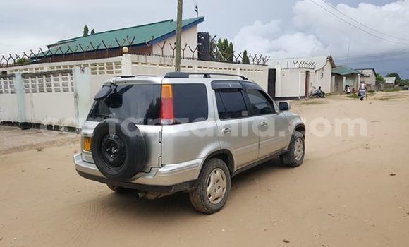 Buy Used Honda CR–V Silver Car in Dar es Salaam in Dar es Salaam Buy Used Honda CR–V Silver Car in Dar es Salaam in Dar es Salaam