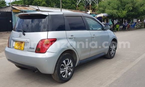 Buy Used Toyota IST Silver Car in Dar es Salaam in Dar es Salaam Buy Used Toyota IST Silver Car in Dar es Salaam in Dar es Salaam