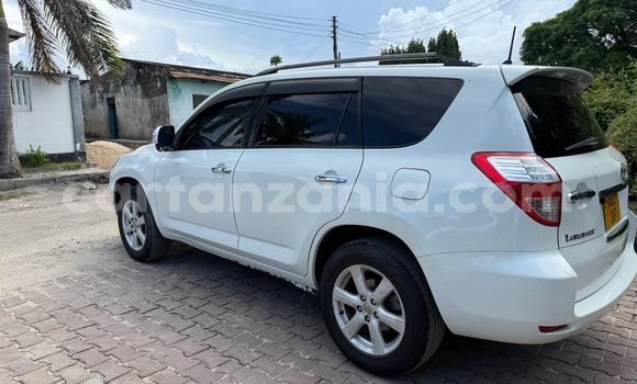 Buy Used Toyota Vanguard White Car in Dar es Salaam in Dar es Salaam Buy Used Toyota Vanguard White Car in Dar es Salaam in Dar es Salaam