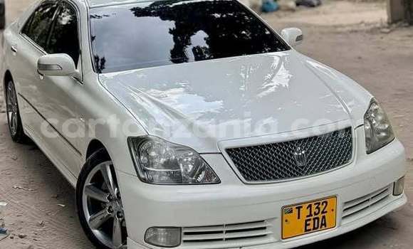 Buy Used Toyota Crown White Car in Dar es Salaam in Dar es Salaam Buy Used Toyota Crown White Car in Dar es Salaam in Dar es Salaam