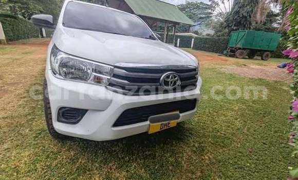 Buy Used Toyota Hilux White Car in Dar es Salaam in Dar es Salaam Buy Used Toyota Hilux White Car in Dar es Salaam in Dar es Salaam