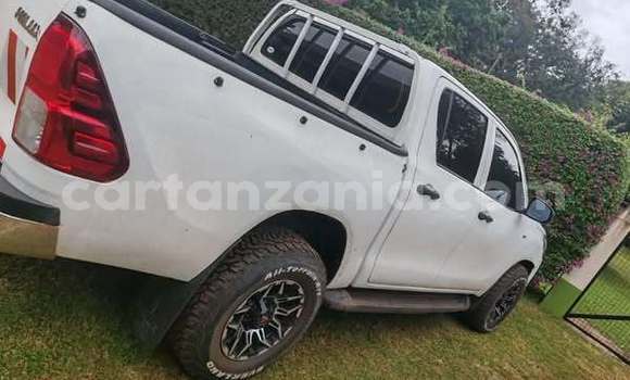 Buy Used Toyota Hilux White Car in Dar es Salaam in Dar es Salaam Buy Used Toyota Hilux White Car in Dar es Salaam in Dar es Salaam