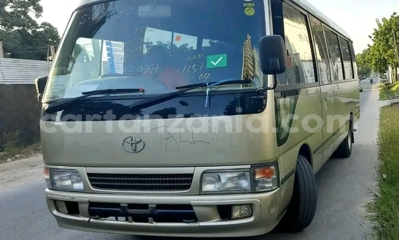 Nunua Ilio tumika Toyota Coaster Nyeupe Gari ndani ya Biharamulo nchini Kagera Nunua Ilio tumika Toyota Coaster Nyeupe Gari ndani ya Biharamulo nchini Kagera
