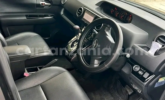 Nunua Ilio tumika Toyota Regius Nyingine Gari ndani ya Bahi nchini Dodoma Nunua Ilio tumika Toyota Regius Nyingine Gari ndani ya Bahi nchini Dodoma