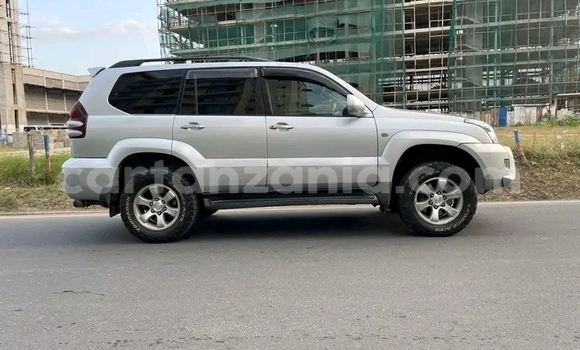 Buy Used Toyota Land Cruiser Prado White Car in Bariadi in Simiyu