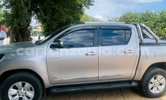 Buy Used Toyota Hilux Other Car in Busega in Simiyu