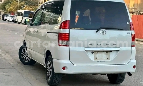 Buy Used Toyota Noah White Car in Biharamulo in Kagera Buy Used Toyota Noah White Car in Biharamulo in Kagera