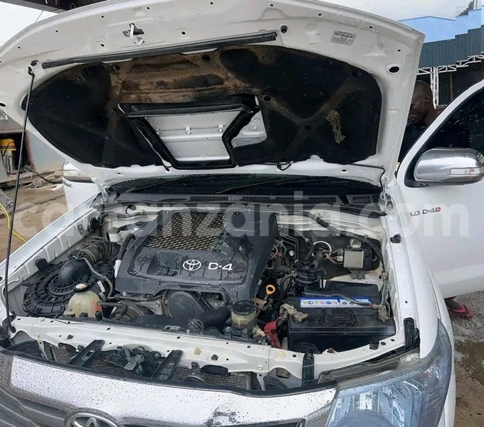 Big with watermark toyota hiluxe vigo mara butiama 30187