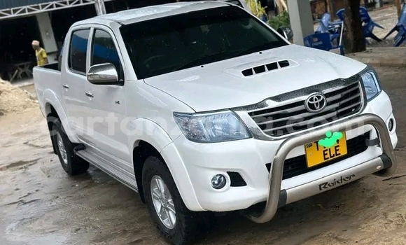 Buy Used Toyota Hiluxe VIGO White Car in Butiama in Mara Buy Used Toyota Hiluxe VIGO White Car in Butiama in Mara